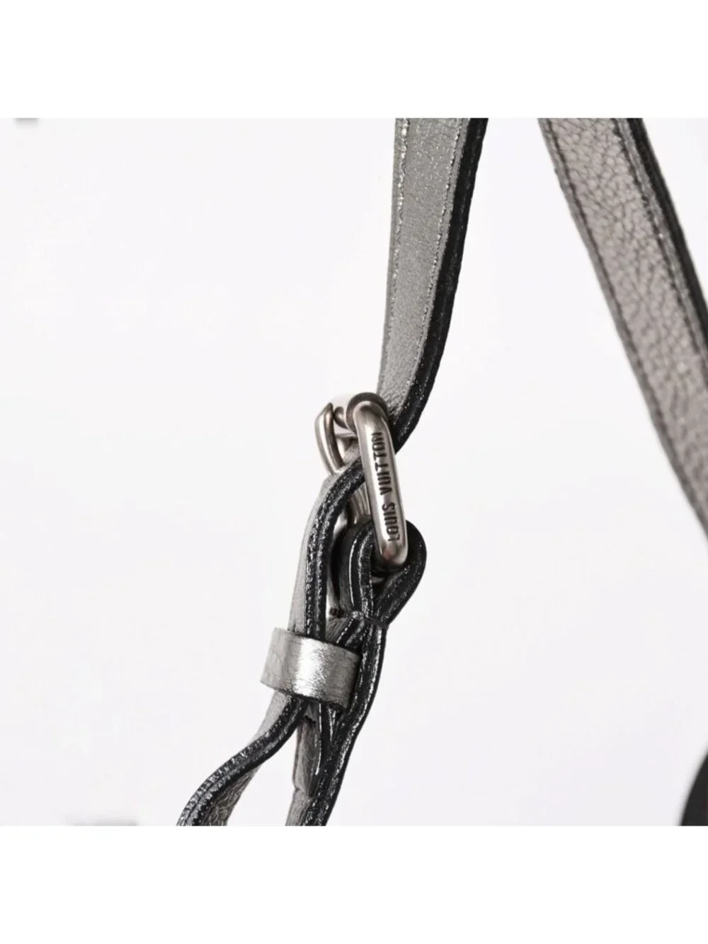 Louis Vuitton Mahina XS Shoulder Bag Argent Metallic Silver
